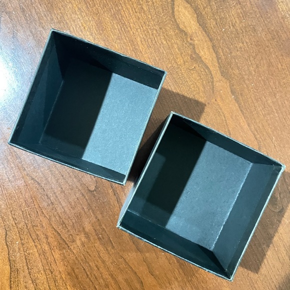 J. Crew Gift Box Jewelry Black Gold 3 by 3 Inches - Picture 3 of 5